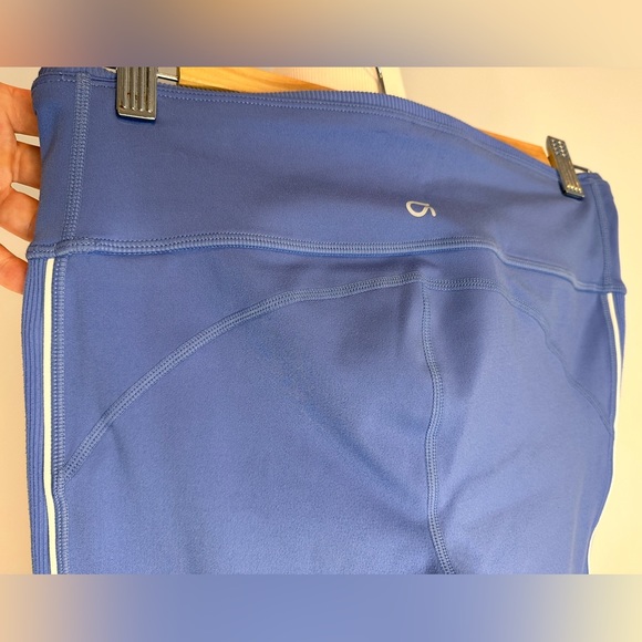 3/$15 GAP powder blue 21” cropped leggings - Picture 4 of 5